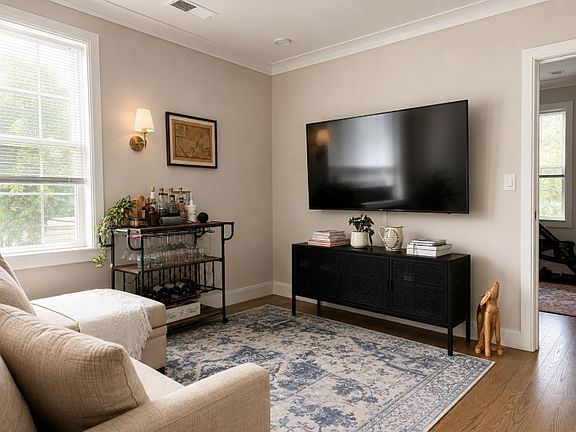 4th image of 8 Rush St #3
