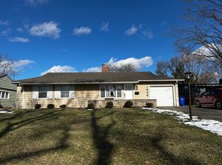 1966 Langham Rd, Columbus, OH 43221