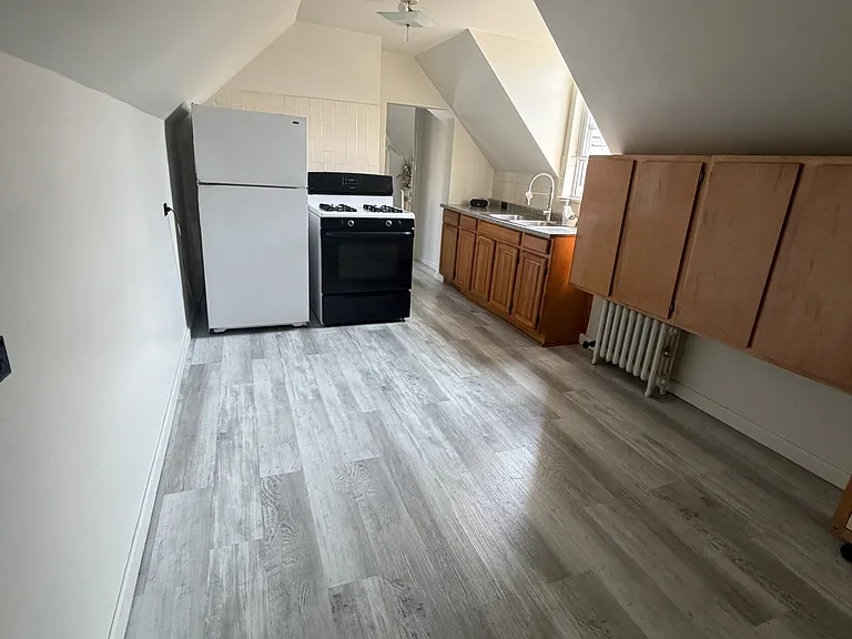 1559 Bay Ridge Ave — Photo 7