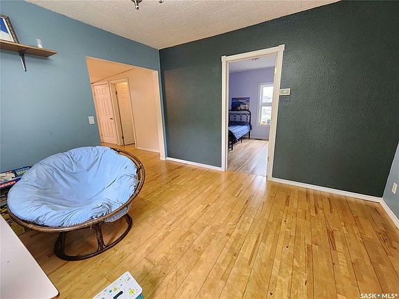 5th image of 726 Mann Ave