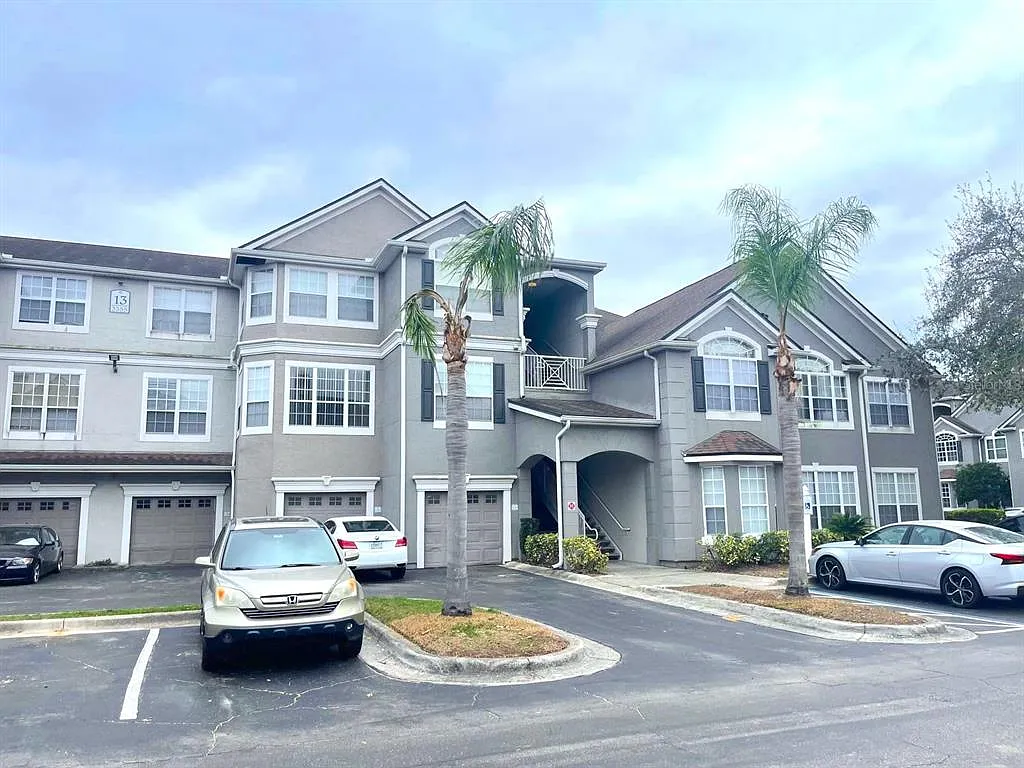 3 bed, 2.0 bath, 1443 sqft, $1,800 — Photo 1