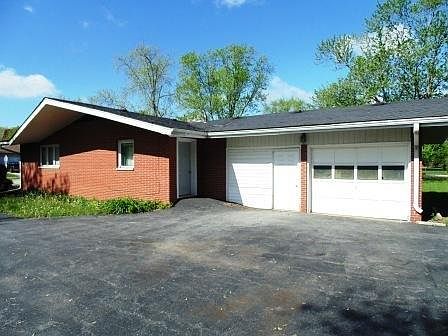 4th image of 220 E Greenwood Ave