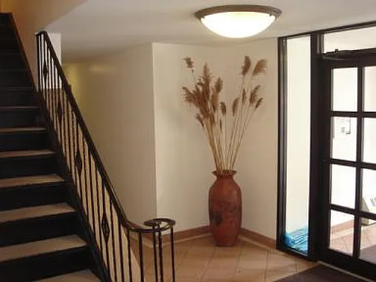 Rented by Metroline Realty | media 2