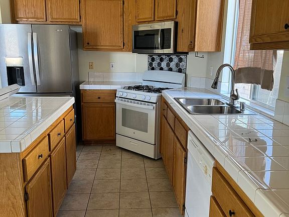 5th image of 26469 Bradshaw Dr
