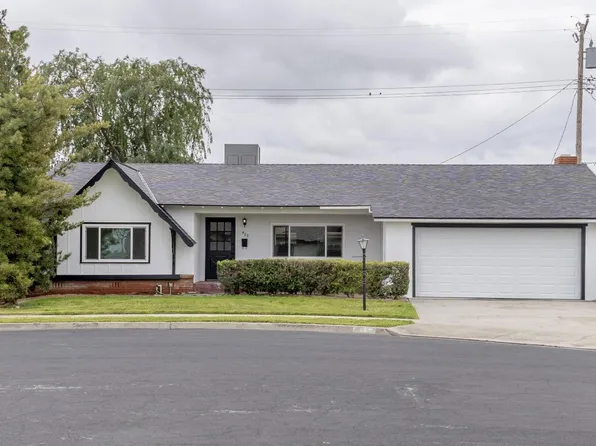 425 E Sycamore Dr, Hanford, CA 93230