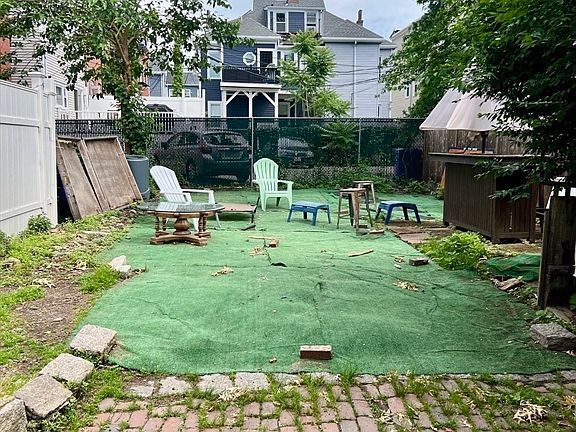 2nd image of 682 E 6th St #1