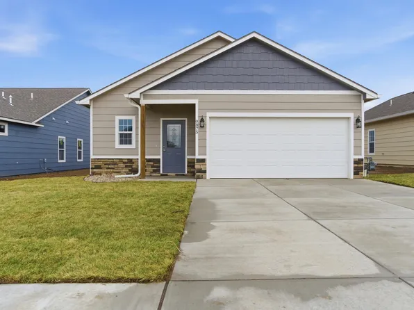 9875 Weeping Willow Dr, Manhattan, KS 66502