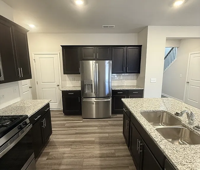 1051 Atterlee Ln — Photo 5