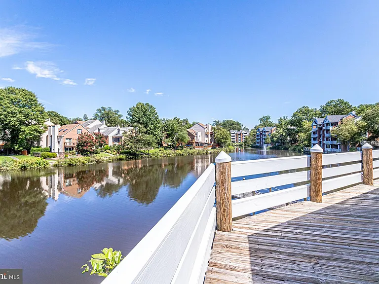 7598 N Lakeside Village Dr — Photo 26