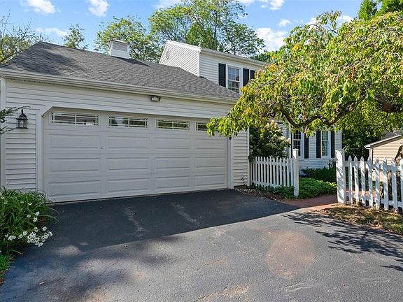 4th image of 45 Wincanton Dr