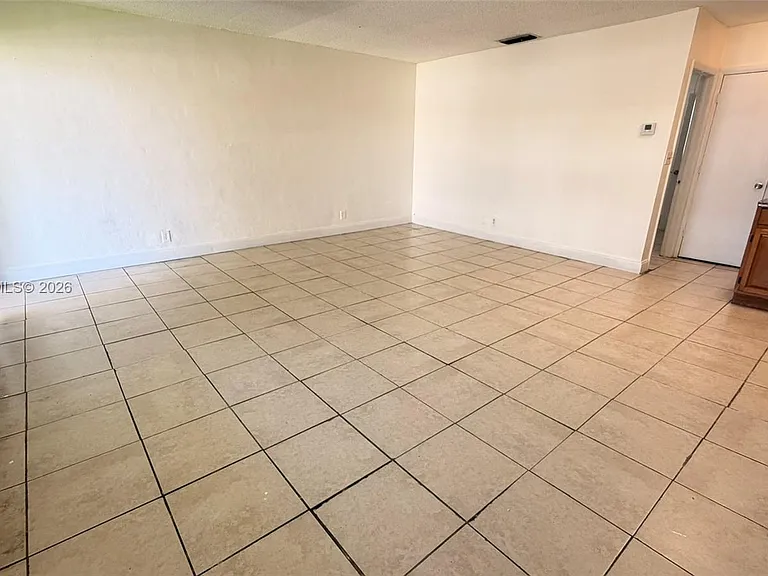 978 SW 10th Dr #21 — Photo 8