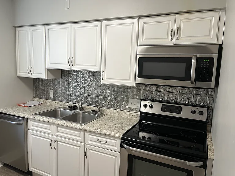 64 W 5th St #6 — Photo 9