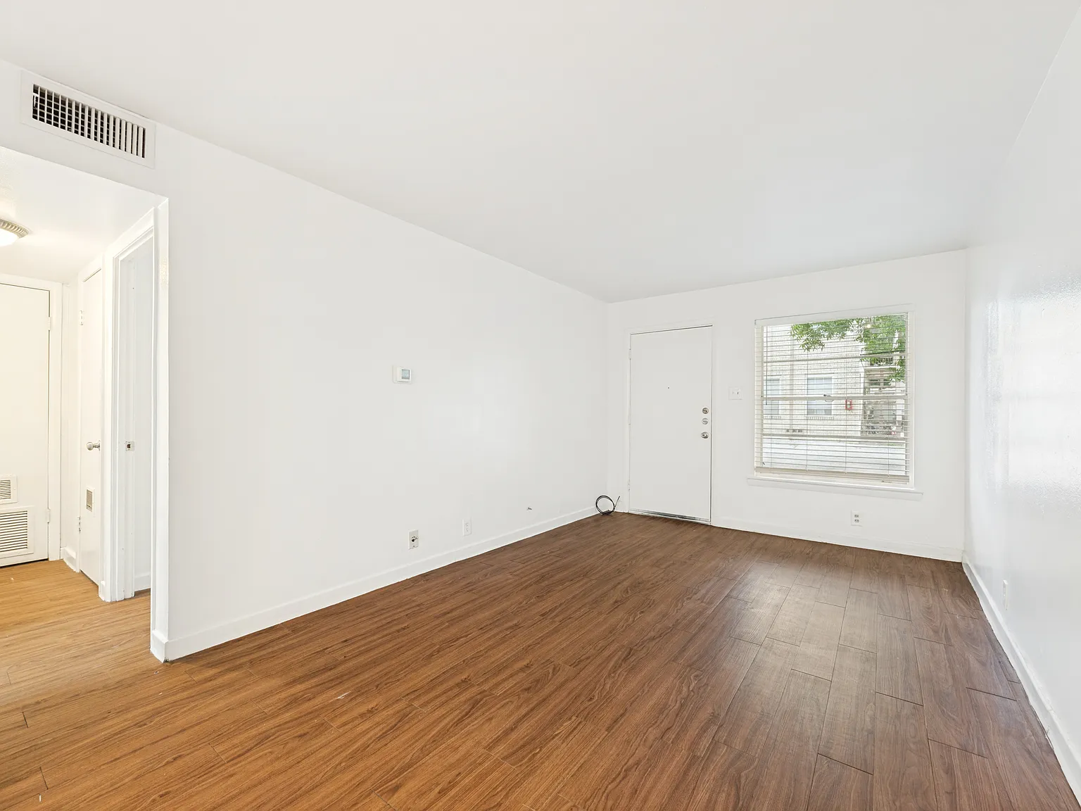 1 bed, 700 sqft, $700 — Photo 2