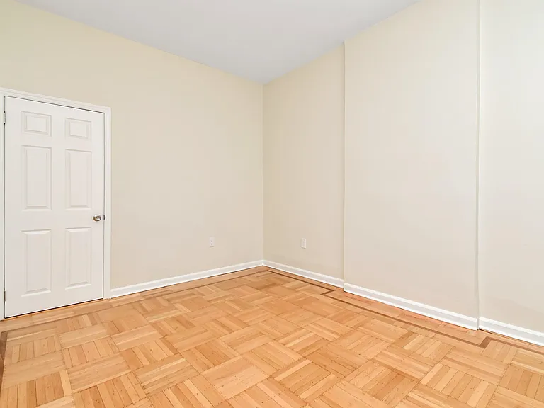 2307 New York Ave #2 — Photo 9
