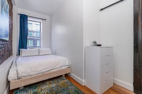 Rented by Tesla Realty Group LLC | media 5