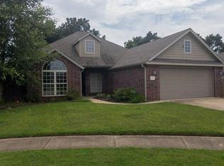 8385 W Vista Terrace Dr, Fayetteville, AR 72704