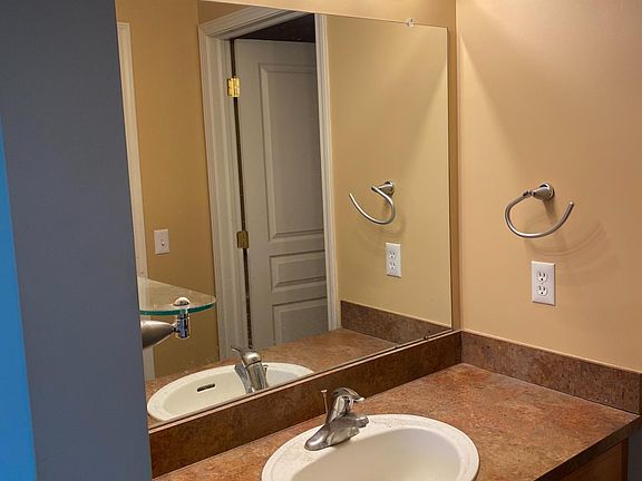 5th image of 8125 Sutton Ct #1