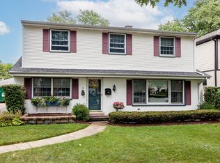 203 N Emerson St, Mount Prospect, IL 60056