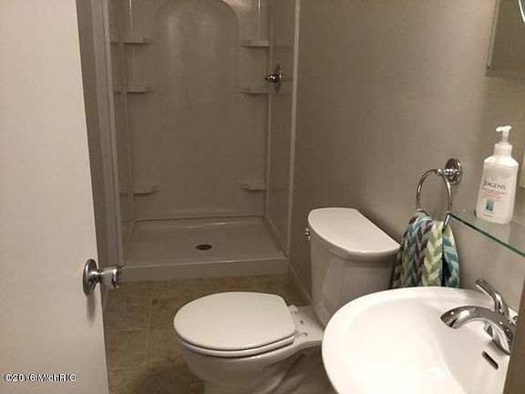 3rd image of 504 Macomb Ave NW