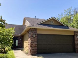 2218 Greenbrier Dr, Lawrence, KS 66047