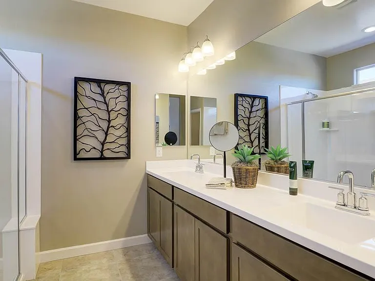 2448 N Wrigley Dr — Photo 6