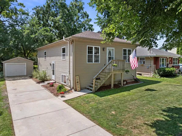 2125 Oaklawn AVENUE, Waukesha, WI 53188