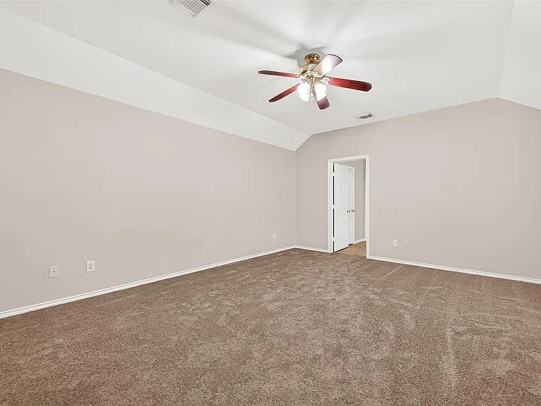 1646 Martin Lake Dr — Photo 32