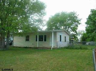 17 Robin Rd, Egg Harbor Township, NJ 08234