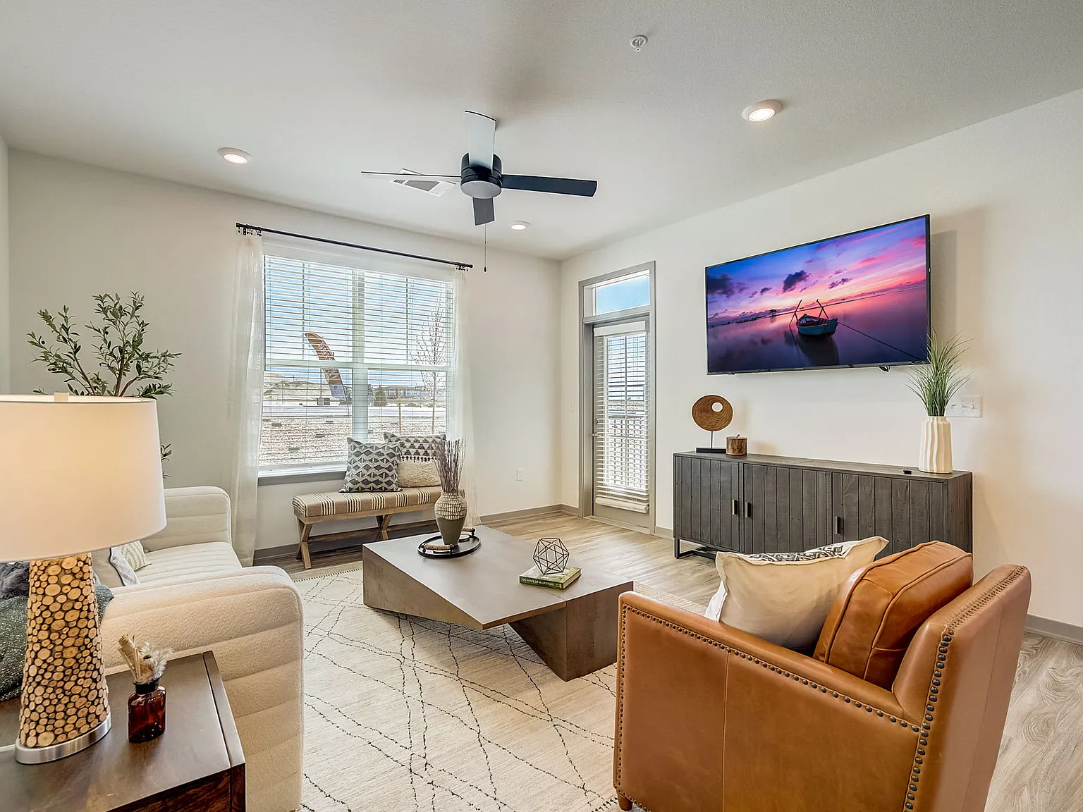 Alta25 Luxury Apartment Homes — Photo 4
