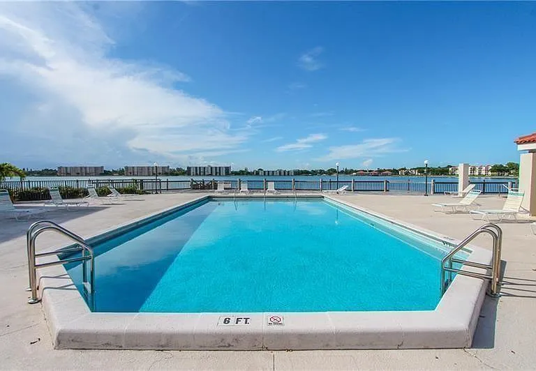 109 Lake Emerald Dr #110 — Photo 36