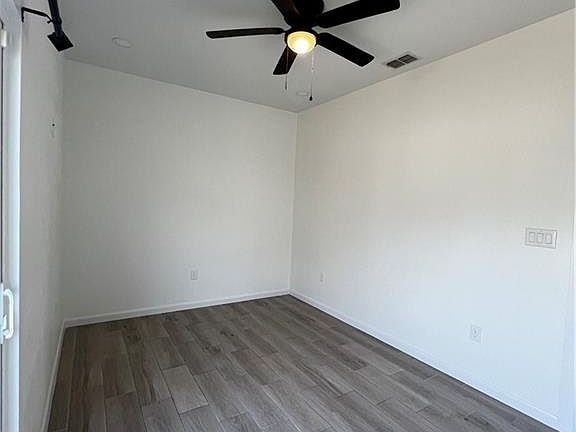 5th image of 2120 Date Palm Ave #B