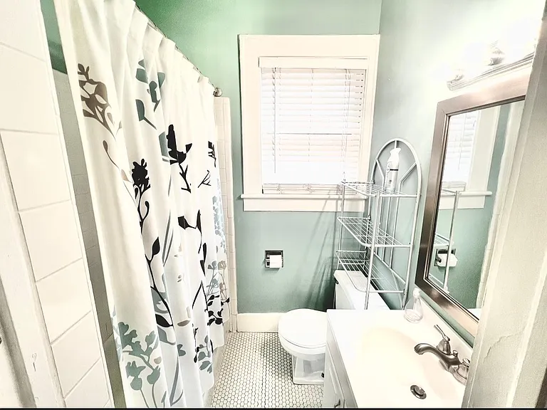 27 E 34th St #UPPER — Photo 8
