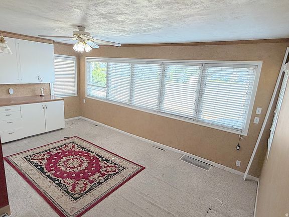 5th image of 2381 E Lakeview Dr