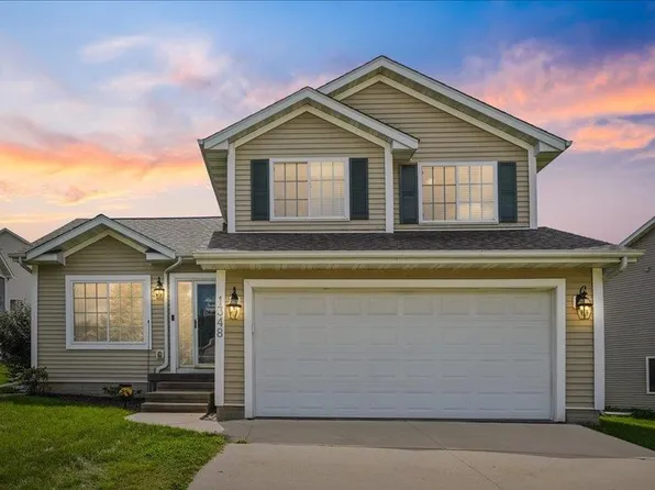 1348 Woolridge Dr, Coralville, IA 52241
