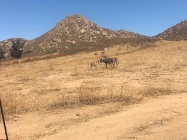 1 Cantarini Rd, Moreno Valley, CA 92557