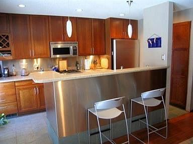 4th image of 960 N Pennsylvania St APT 15