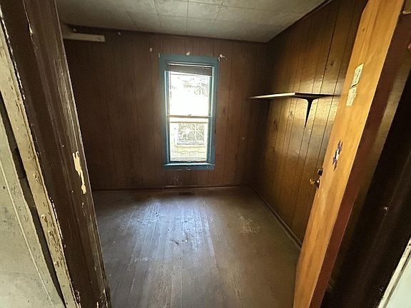 3rd image of 114 Ridge St
