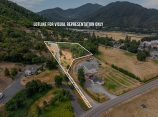 5500 Red Tail Ln, Rogue River, OR 97537