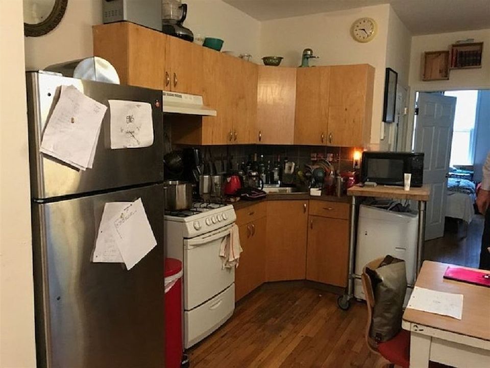 1st image of 306 22nd St APT 1R