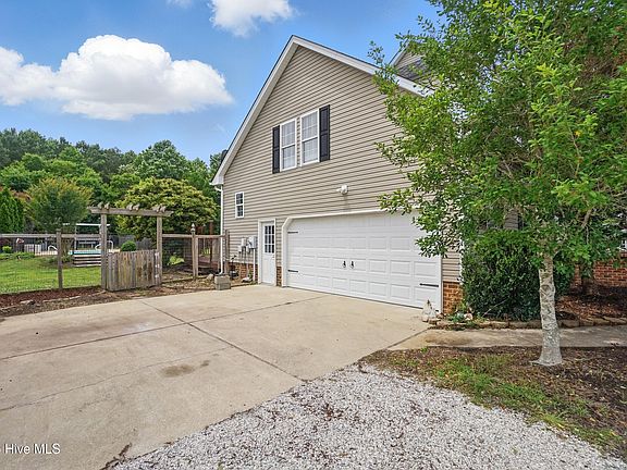 4th image of 2028 Tulls Creek Road
