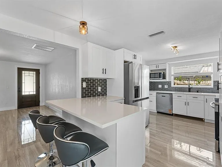 5510 Bayou Grande Blvd NE — Photo 11