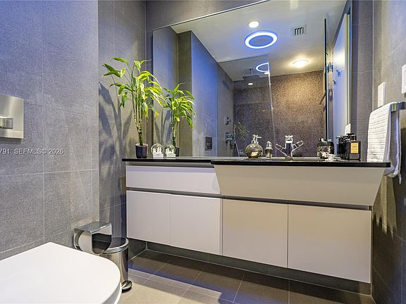 3rd image of 2627 Bayshore Dr #1408