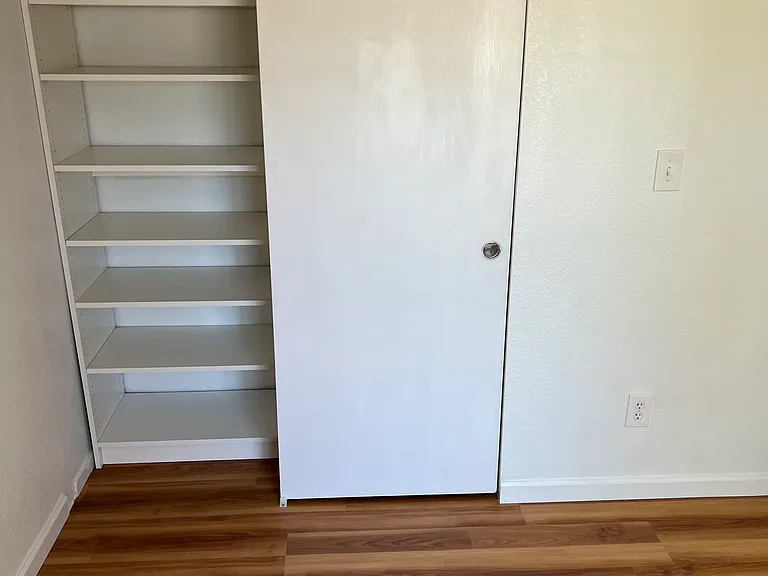 8447 Heritage Hill Dr — Photo 2