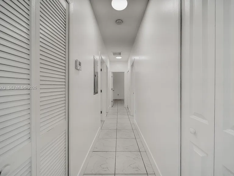 14708 NE 7th Ave #14711 — Photo 14