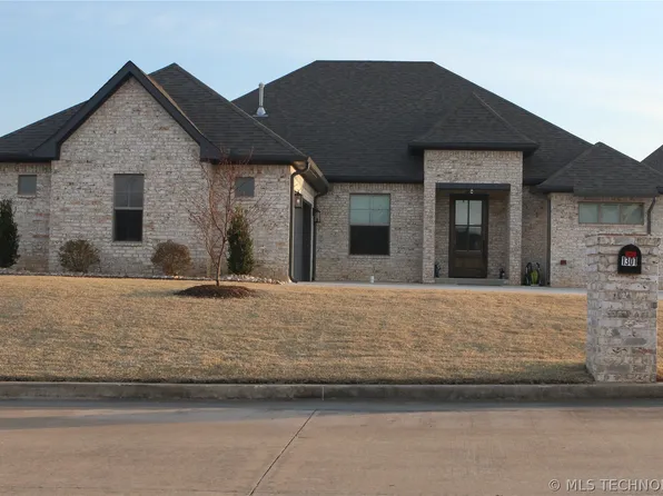 1301 Magnolia Dr, Ada, OK 74820