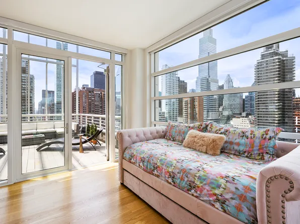 301 East image 8 of 15