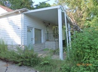 108 Front St, Dongola, IL 62926