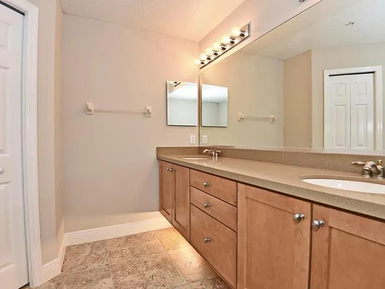 1251 Blessing St — Photo 9