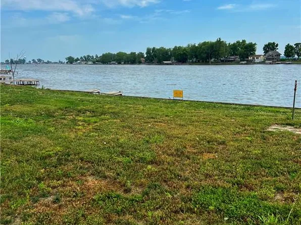 304 Alpine Beach Dr, Craig, MO 64437