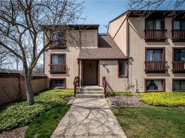 1105 Canyon View Rd APT 104, Northfield, OH 44067